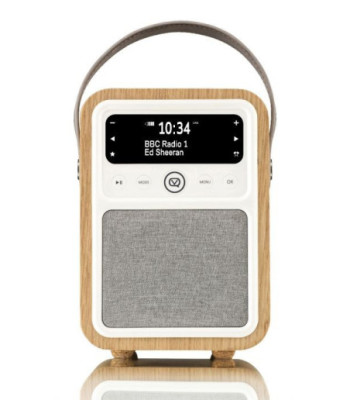 VQ Monty radio. Oak