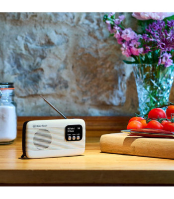 VQ Retro Classic radio. Sort/hvid