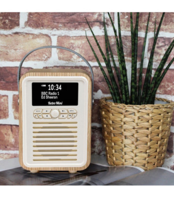 VQ Retro Mini radio. Oak
