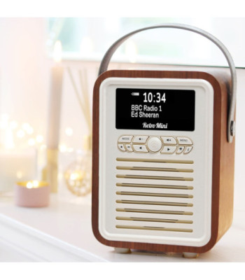 VQ Retro Mini radio. Walnut