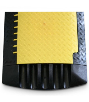 Defender End Ramp for 85500 Cable Protector 5-channels