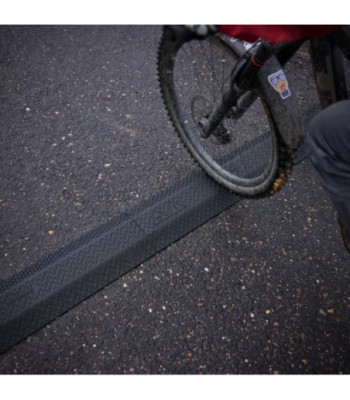 Defender XPRESS drop-over cable protector 100mm retail