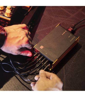 Palmer Universal Pedalboard Power Supply with USB