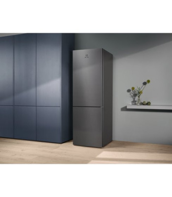Electrolux LNC7ME32X4 - Fritstående kølefryseskab