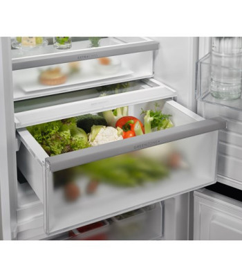 Electrolux ENC8MD18S - Integreret kølefryseskab